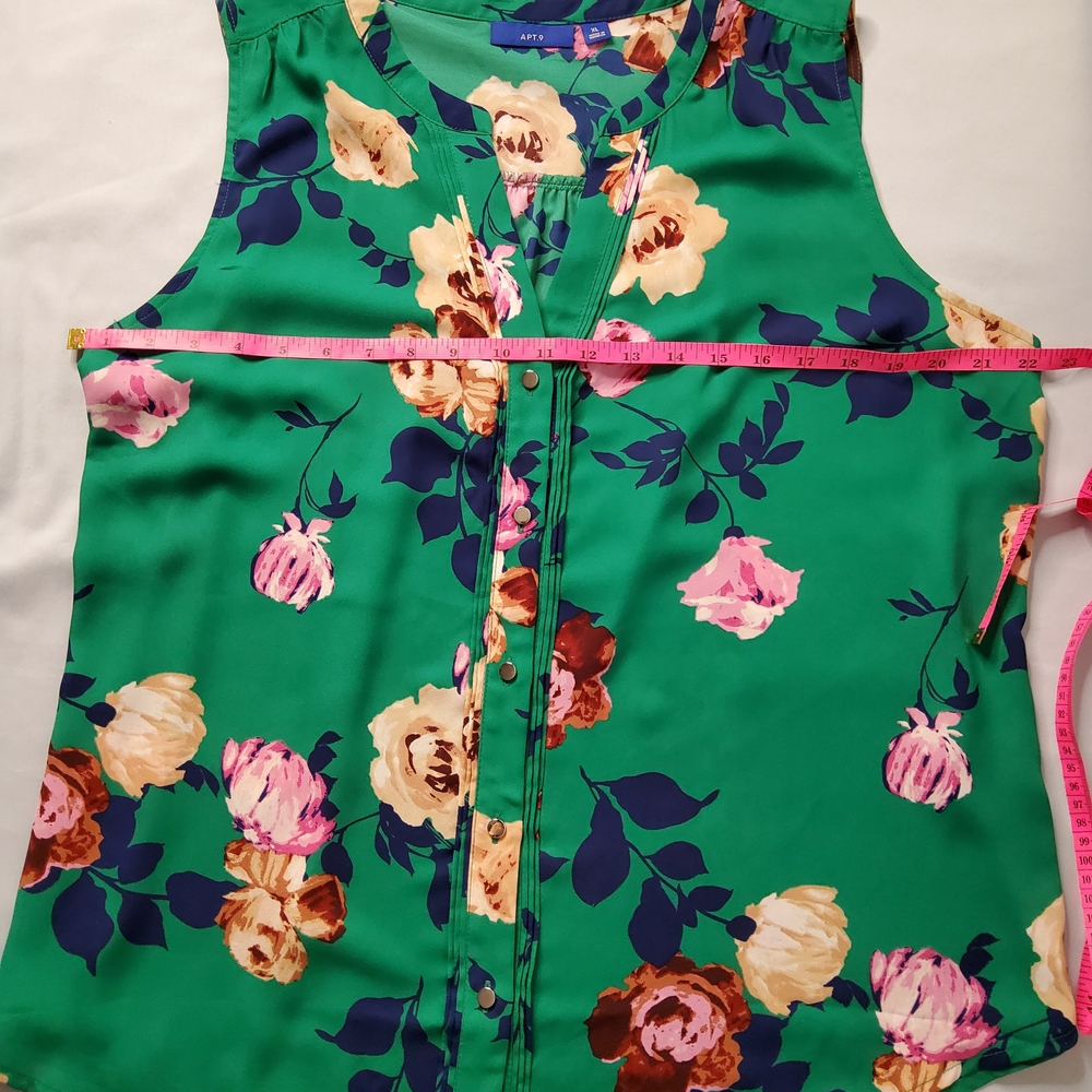 Apt. 9 Emerald Green Floral Button-Front Sleeveless Blouse - Picture 3 of 7
